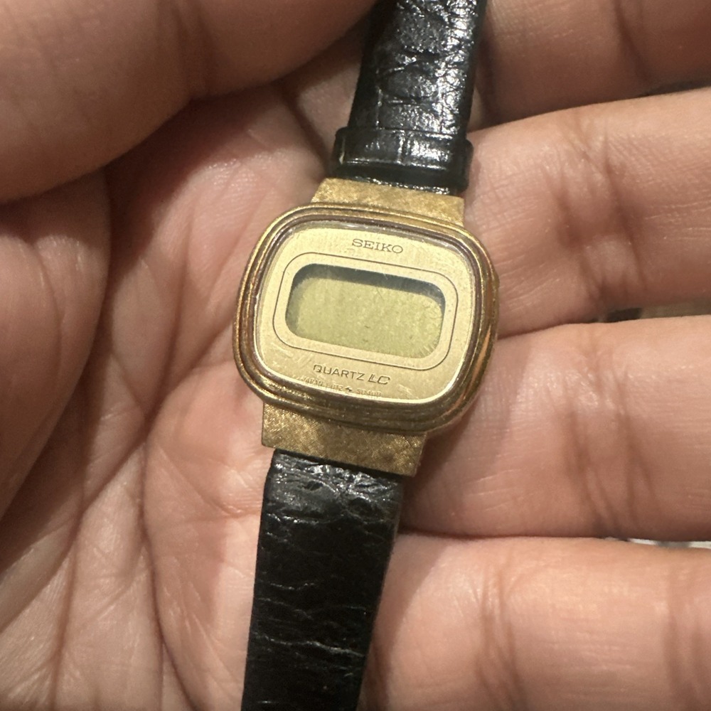 SEIKO Quartz LC Japan 7D0286‎ L012 5059 Gold Black Leather 23mm Vtg Watch Repair